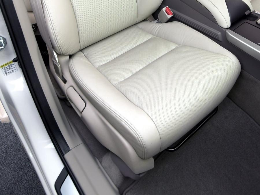 Интерьер Acura RDX (TB1) 2006 года  (фото 18 из 86)